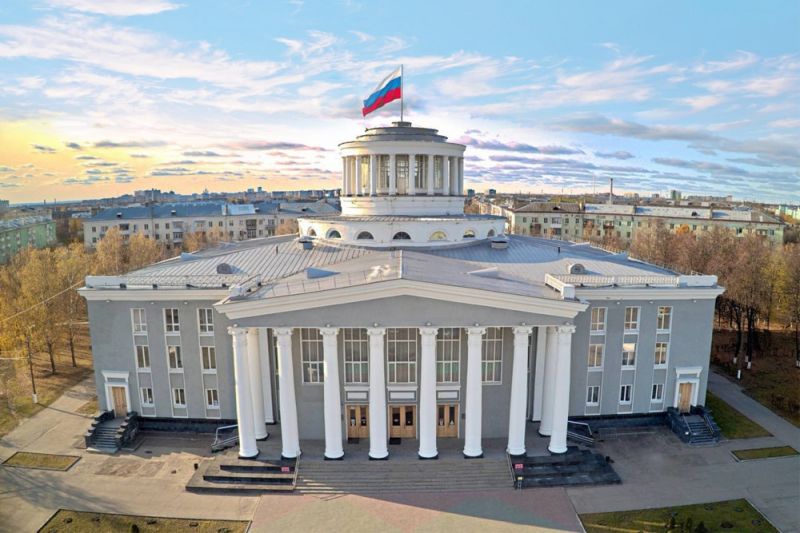 Дворец культуры химиков в г.Дзержинске заиграет яркими огнями